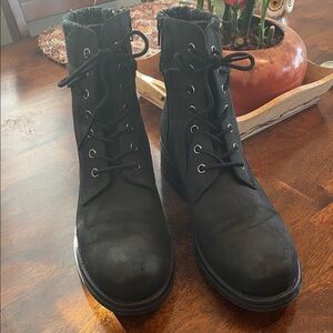 Cushionaire Dunes Rena Lace Up Combat Boot, Women’s 10wide, Black